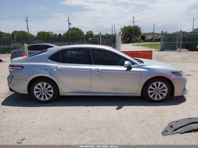 Toyota CAMRY LE 2018 4T1B11HK9JU019055 Image 14