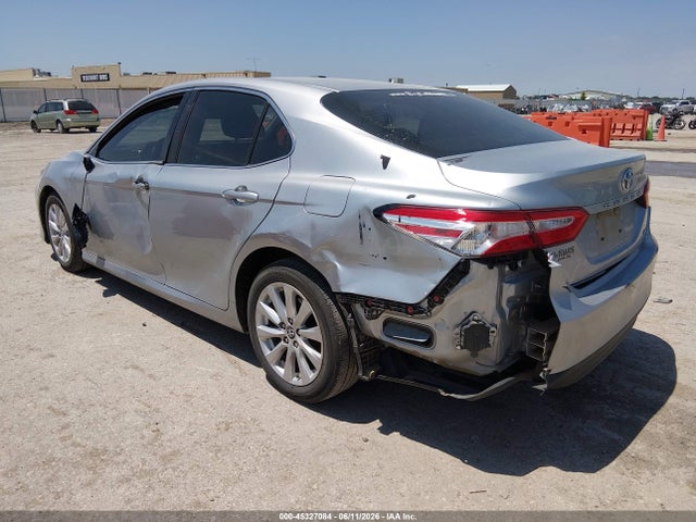 Toyota CAMRY LE 2018 4T1B11HK9JU019055 Image 3