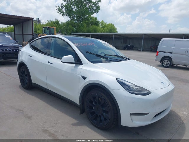 Продажа на аукционе авто 2023 Tesla Model Y Awd/long Range Dual Motor All-wheel Drive, vin: 7SAYGDEE4PA101130, номер лота: 45327249