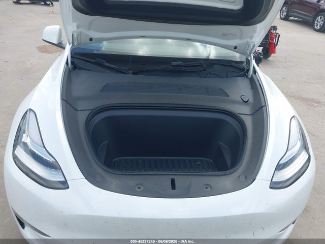 Продажа на аукционе авто 2023 Tesla Model Y Awd/long Range Dual Motor All-wheel Drive, vin: 7SAYGDEE4PA101130, номер лота: 45327249