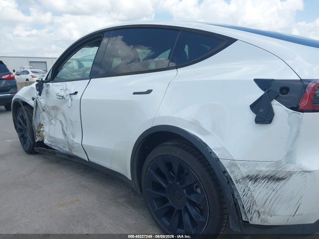 Продажа на аукционе авто 2023 Tesla Model Y Awd/long Range Dual Motor All-wheel Drive, vin: 7SAYGDEE4PA101130, номер лота: 45327249