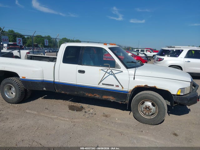 Продаж на аукціоні авто 1998 Dodge Ram 3500 St, vin: 1B7MC3354WJ163044, номер лоту: 45327282