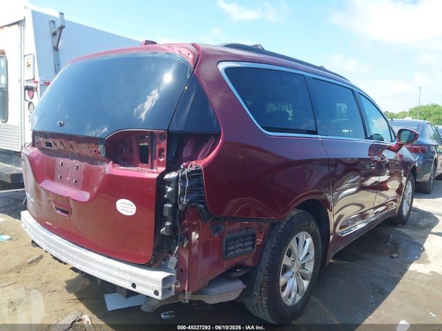 Продажа на аукционе авто 2017 Chrysler Pacifica Touring-l, vin: 2C4RC1BGXHR788320, номер лота: 45327292
