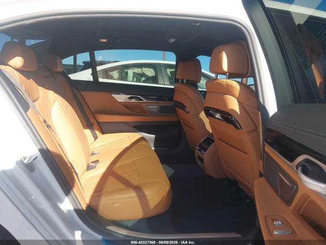 45327360 :رقم المزاد ، WBA7T2C06MCE94947 vin ، 2021 Bmw 740i مزاد بيع