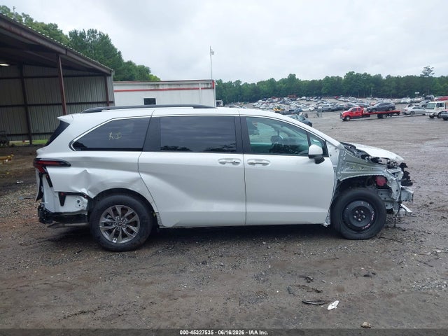 Toyota SIENNA XLE 2026 5TDYRKEC0TS293276 Image 14