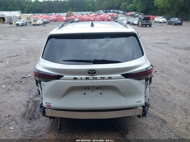 Toyota SIENNA XLE 2026 5TDYRKEC0TS293276 Image 17