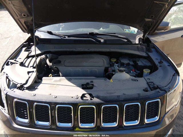 45327604 :رقم المزاد ، 3C4NJDCB9JT316329 vin ، 2018 Jeep Compass Limited 4x4 مزاد بيع