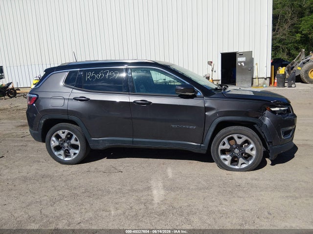 45327604 :رقم المزاد ، 3C4NJDCB9JT316329 vin ، 2018 Jeep Compass Limited 4x4 مزاد بيع