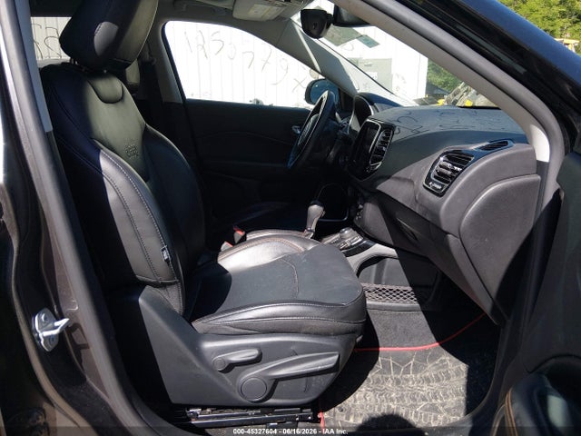 45327604 :رقم المزاد ، 3C4NJDCB9JT316329 vin ، 2018 Jeep Compass Limited 4x4 مزاد بيع