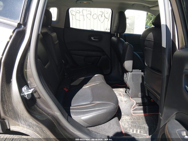 45327604 :رقم المزاد ، 3C4NJDCB9JT316329 vin ، 2018 Jeep Compass Limited 4x4 مزاد بيع