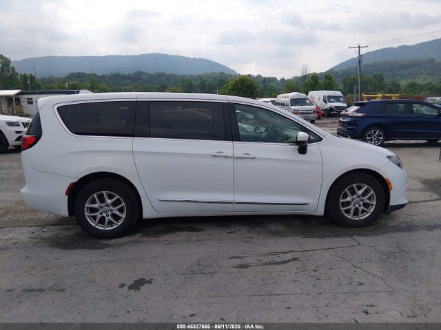 2017 Chrysler Pacifica Lx მანქანა იყიდება აუქციონზე, vin: 2C4RC1CGXHR529471, აუქციონის ნომერი: 45327665