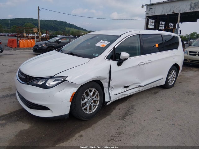 2017 Chrysler Pacifica Lx მანქანა იყიდება აუქციონზე, vin: 2C4RC1CGXHR529471, აუქციონის ნომერი: 45327665