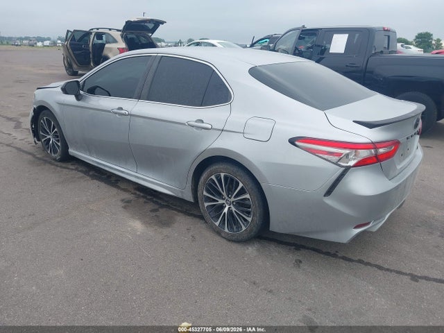 Продажа на аукционе авто 2018 Toyota Camry Se, vin: 4T1B11HK0JU660627, номер лота: 45327705