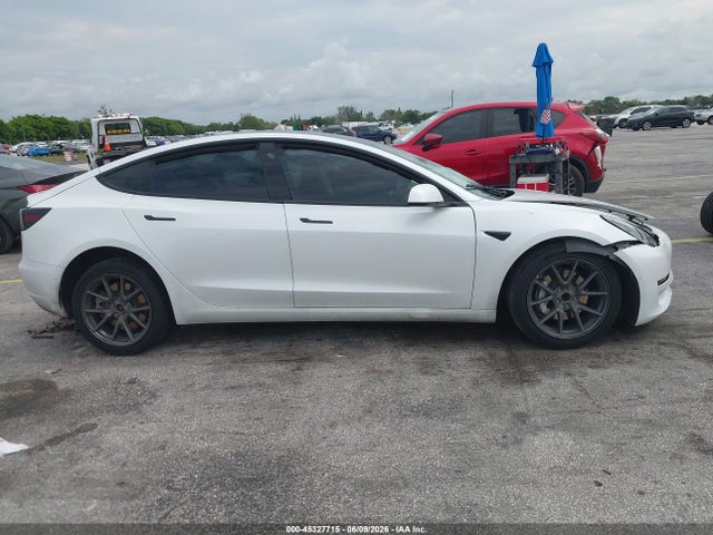 Продажа на аукционе авто 2021 Tesla Model 3 Standard Range Plus Rear-wheel Drive, vin: 5YJ3E1EA9MF062803, номер лота: 45327715