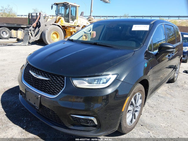 Chrysler Pacifica Hybrid Touring L 2023 2C4RC1L75PR608965 Image 2