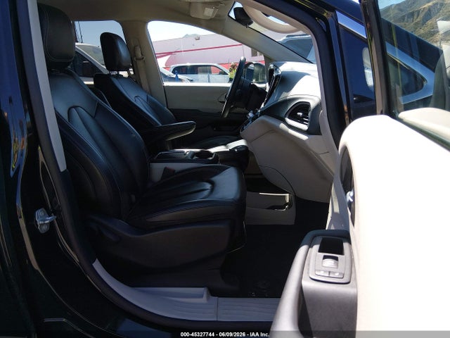 Chrysler Pacifica Hybrid Touring L 2023 2C4RC1L75PR608965 Image 5