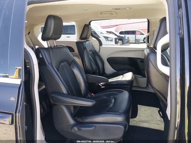 Chrysler Pacifica Hybrid Touring L 2023 2C4RC1L75PR608965 Image 8