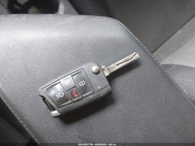 45327756 :رقم المزاد ، 3VWC57BU7KM017091 vin ، 2019 Volkswagen Jetta 1.4t R-line/1.4t S/1.4t Se مزاد بيع