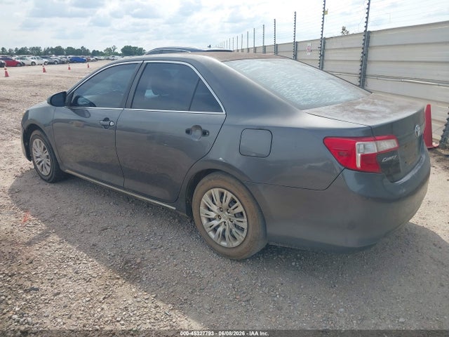 2013 Toyota Camry Le მანქანა იყიდება აუქციონზე, vin: 4T1BF1FK2DU255586, აუქციონის ნომერი: 45327793