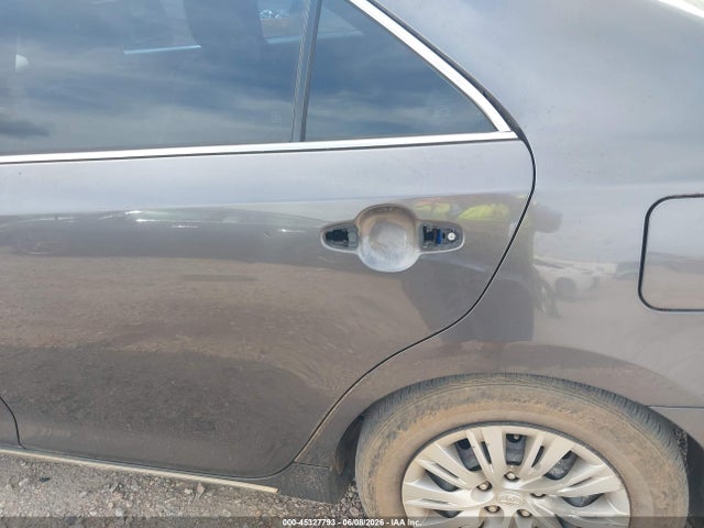 2013 Toyota Camry Le მანქანა იყიდება აუქციონზე, vin: 4T1BF1FK2DU255586, აუქციონის ნომერი: 45327793