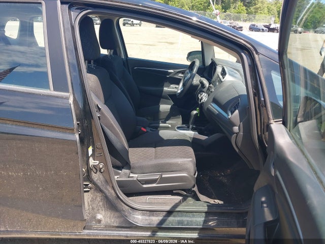 Продажа на аукционе авто 2015 Honda Fit Lx, vin: 3HGGK5H58FM768015, номер лота: 45327823