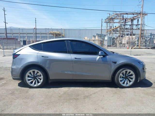 2026 Tesla Model Y All-wheel Drive/long Range Launch Series/premium All-wheel Drive მანქანა იყიდება აუქციონზე, vin: 7SAYGDEE1TF526432, აუქციონის ნომერი: 45327844
