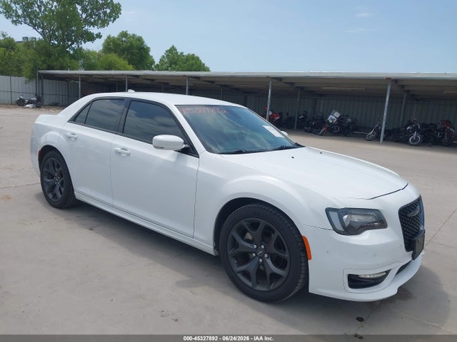 Aukcja sprzedaży 2023 Chrysler 300 Touring L, vin: 2C3CCADG2PH525167, numer aukcji: 45327892