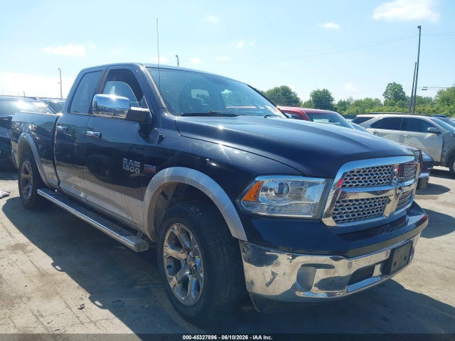 45327896 :رقم المزاد ، 1C6RR7JTXFS573801 vin ، 2015 Ram 1500 Laramie مزاد بيع