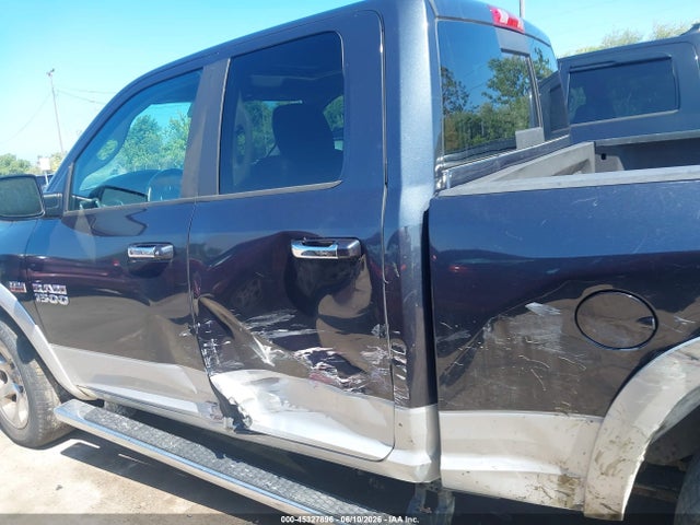 45327896 :رقم المزاد ، 1C6RR7JTXFS573801 vin ، 2015 Ram 1500 Laramie مزاد بيع