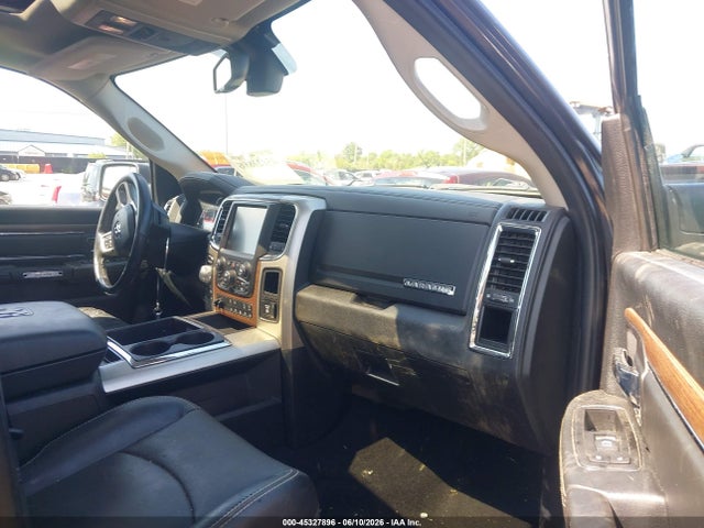 45327896 :رقم المزاد ، 1C6RR7JTXFS573801 vin ، 2015 Ram 1500 Laramie مزاد بيع