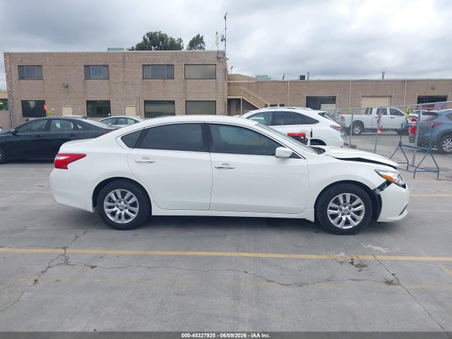 Nissan Altima 2.5 S 2017 1N4AL3AP8HC268724 Image 13