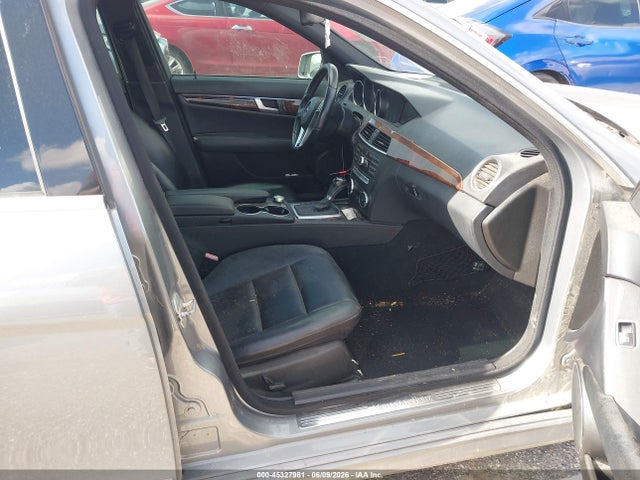 45327981 :رقم المزاد ، WDDGF4HB3ER308900 vin ، 2014 Mercedes-benz C 250 Sport مزاد بيع