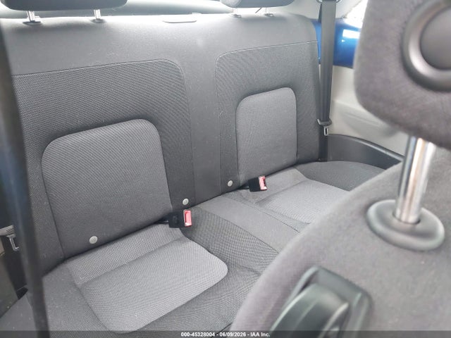 45328004 :رقم المزاد ، 3VWBK21C34M401257 vin ، 2004 Volkswagen New Beetle Gl مزاد بيع