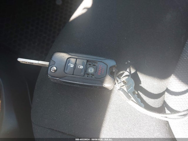2016 Jeep Renegade Latitude მანქანა იყიდება აუქციონზე, vin: ZACCJABW2GPD26517, აუქციონის ნომერი: 45328024