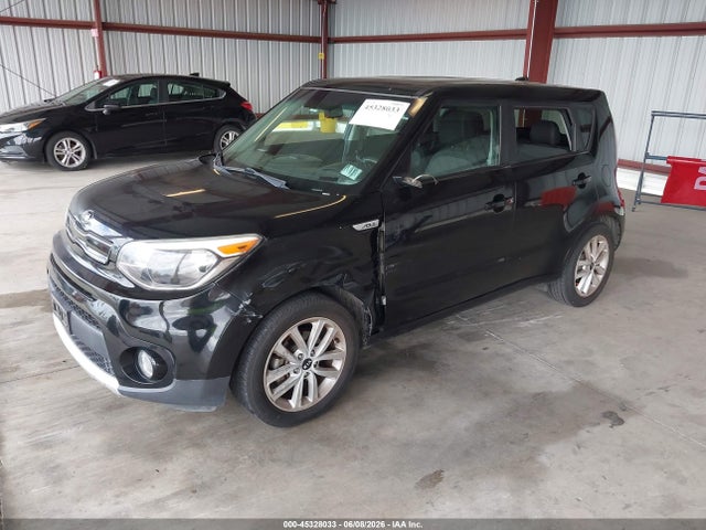 KIA SOUL + 2018 KNDJP3A50J7556734 Image 2