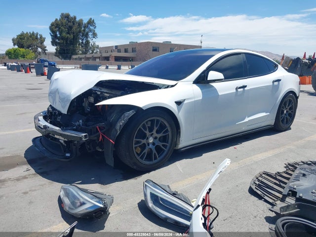 Tesla Model S Plaid Tri Motor All-wheel Drive 2021 5YJSA1E65MF447262 Image 2