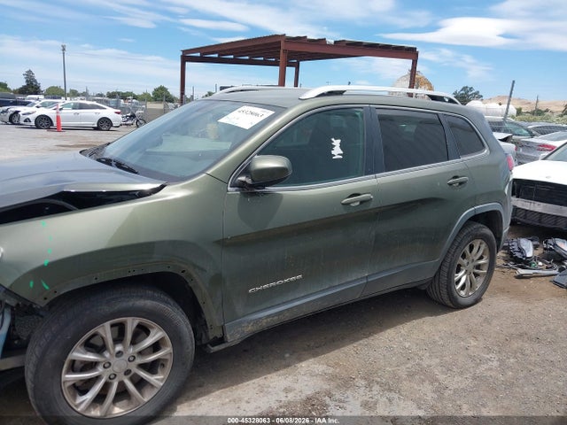 1C4PJLCB4KD249424 Jeep Cherokee Latitude Fwd