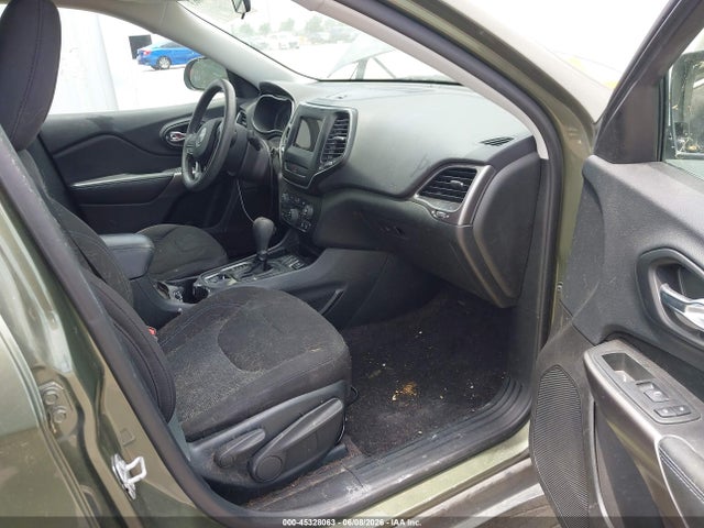 1C4PJLCB4KD249424 Jeep Cherokee Latitude Fwd