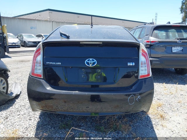 Toyota Prius Two 2015 JTDKN3DU1F0450970 Image 17