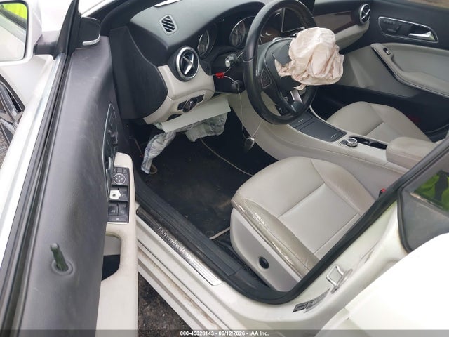 45328143 :رقم المزاد ، WDDSJ4GBXFN182053 vin ، 2015 Mercedes-benz Cla 250 4matic مزاد بيع