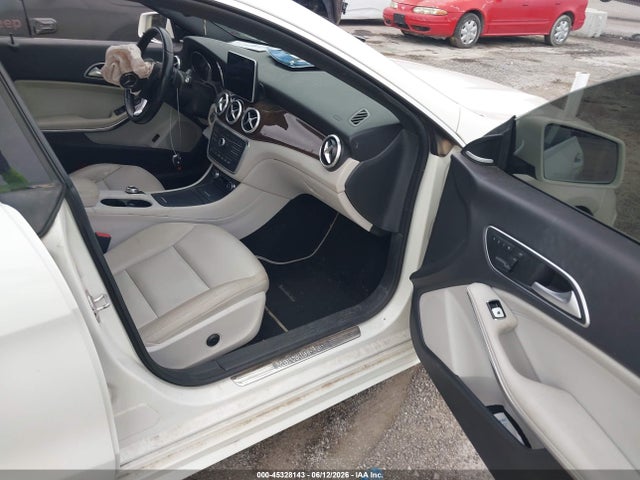 45328143 :رقم المزاد ، WDDSJ4GBXFN182053 vin ، 2015 Mercedes-benz Cla 250 4matic مزاد بيع