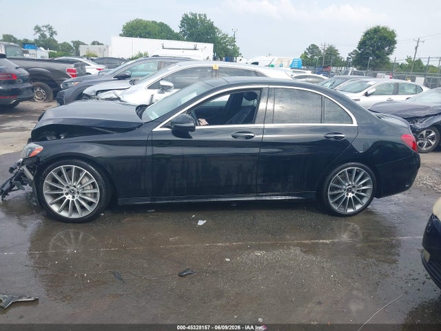 45328157 :رقم المزاد ، 55SWF4JB0JU262411 vin ، 2018 Mercedes-benz C 300 مزاد بيع