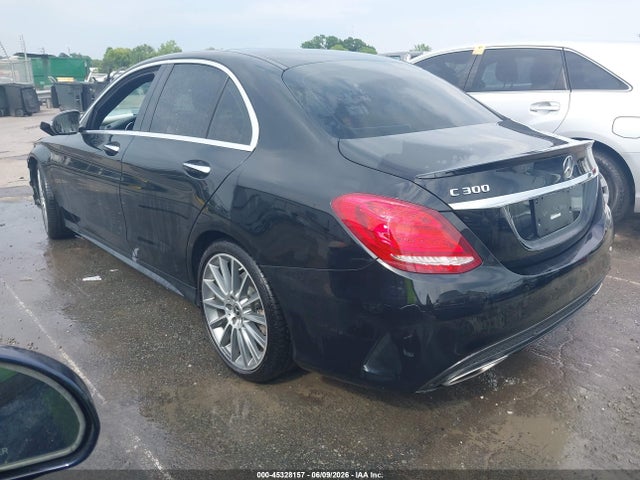 45328157 :رقم المزاد ، 55SWF4JB0JU262411 vin ، 2018 Mercedes-benz C 300 مزاد بيع
