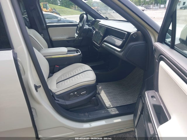 Rivian R1t Adventure 2025 7FCTGCAA3SN040932 Image 5