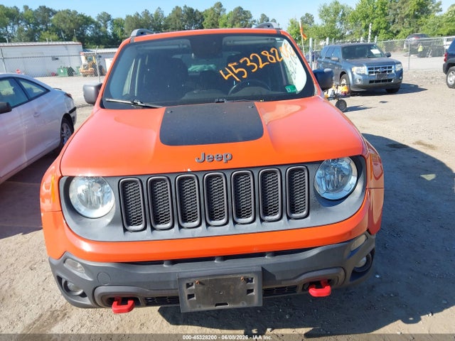 2015 Jeep Renegade Trailhawk მანქანა იყიდება აუქციონზე, vin: ZACCJBCT8FPC44784, აუქციონის ნომერი: 45328200