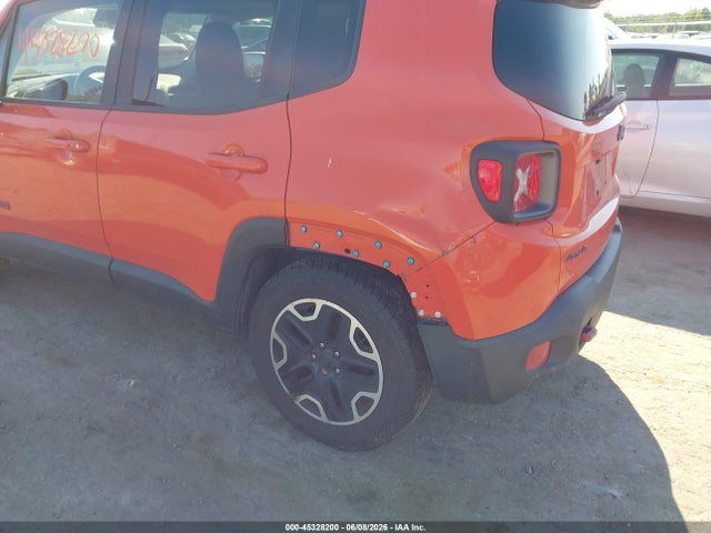 2015 Jeep Renegade Trailhawk მანქანა იყიდება აუქციონზე, vin: ZACCJBCT8FPC44784, აუქციონის ნომერი: 45328200