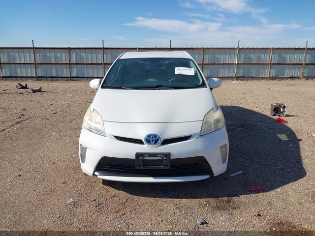 JTDKN3DUXE0378617 Toyota Prius Two