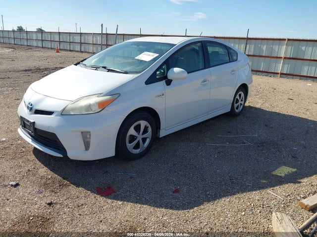 JTDKN3DUXE0378617 Toyota Prius Two