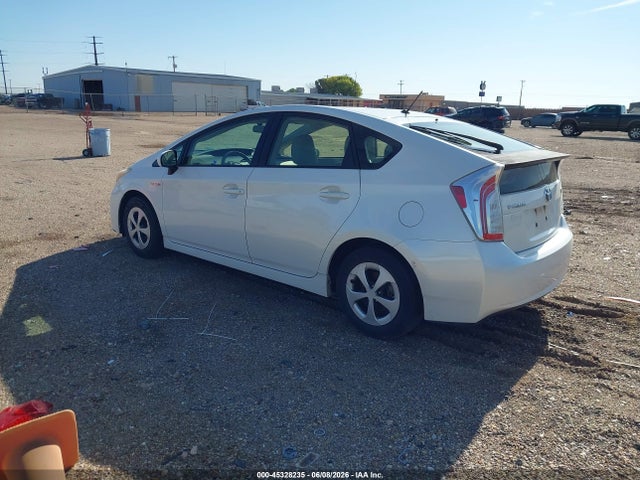 JTDKN3DUXE0378617 Toyota Prius Two