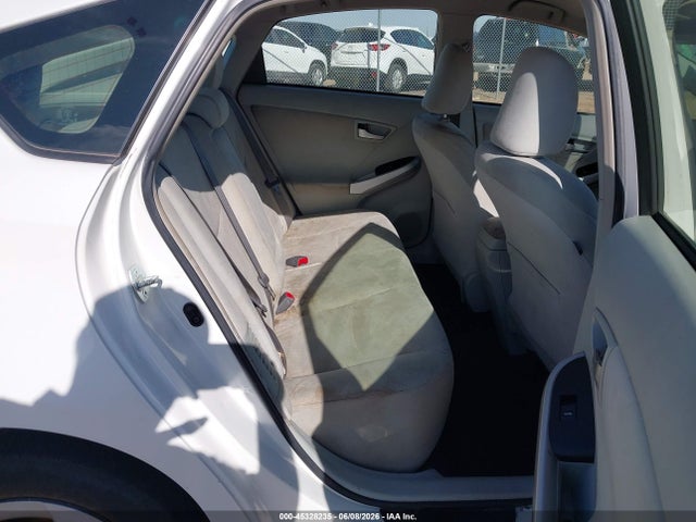 JTDKN3DUXE0378617 Toyota Prius Two
